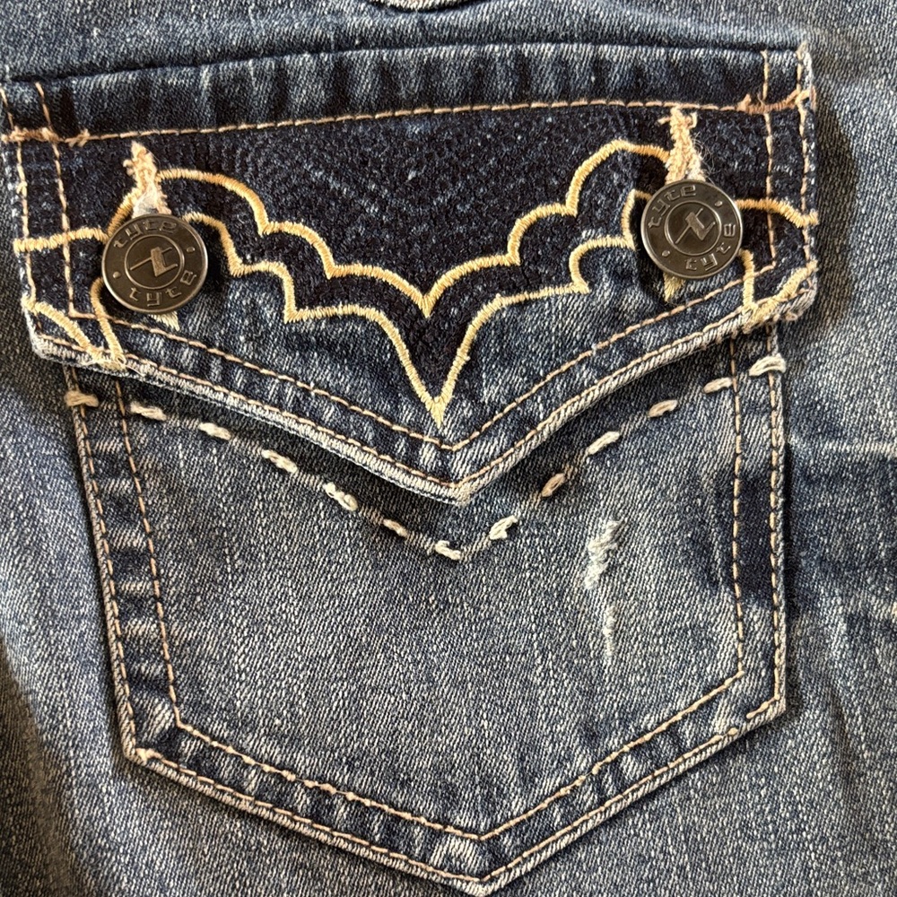 Tyte Jeans Women's Boot Cut in Classic Blue Size 5 EUC Distressed - Picture 9 of 10